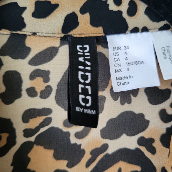 H&M long sleeve button-down sheer leopard print blouse Sz 4 - Picture 7 of 7